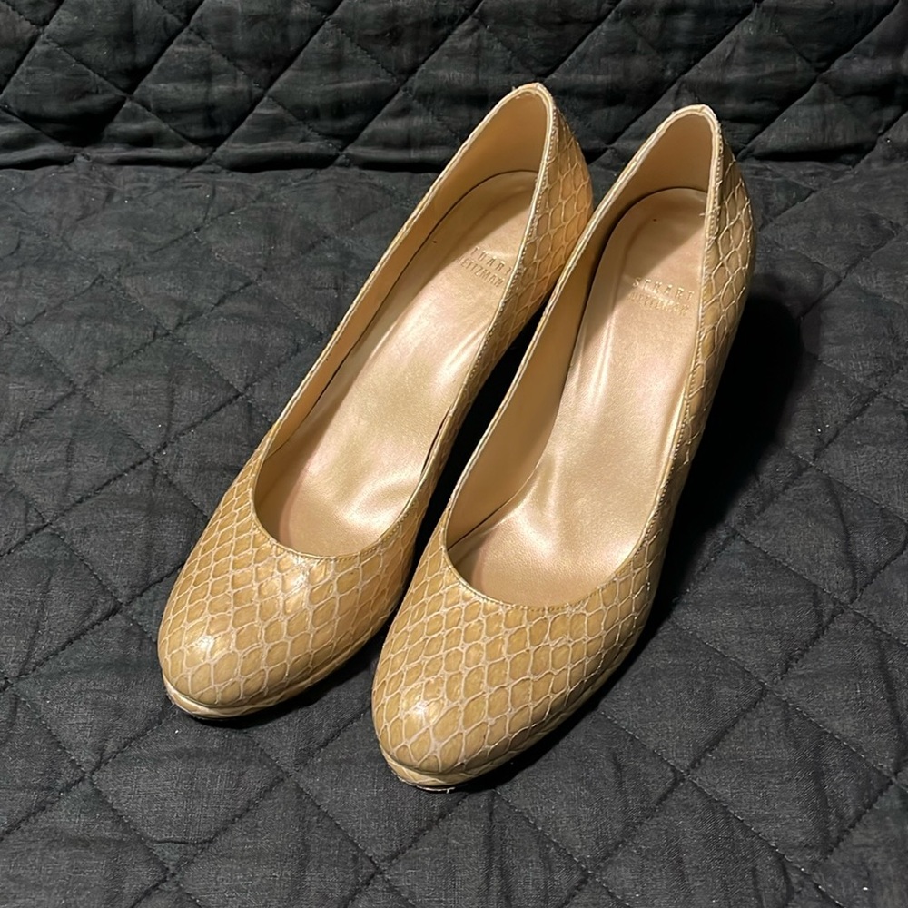 Stuart Weitzman Muse Birch Pitoncino Snakeskin Neutral Pump